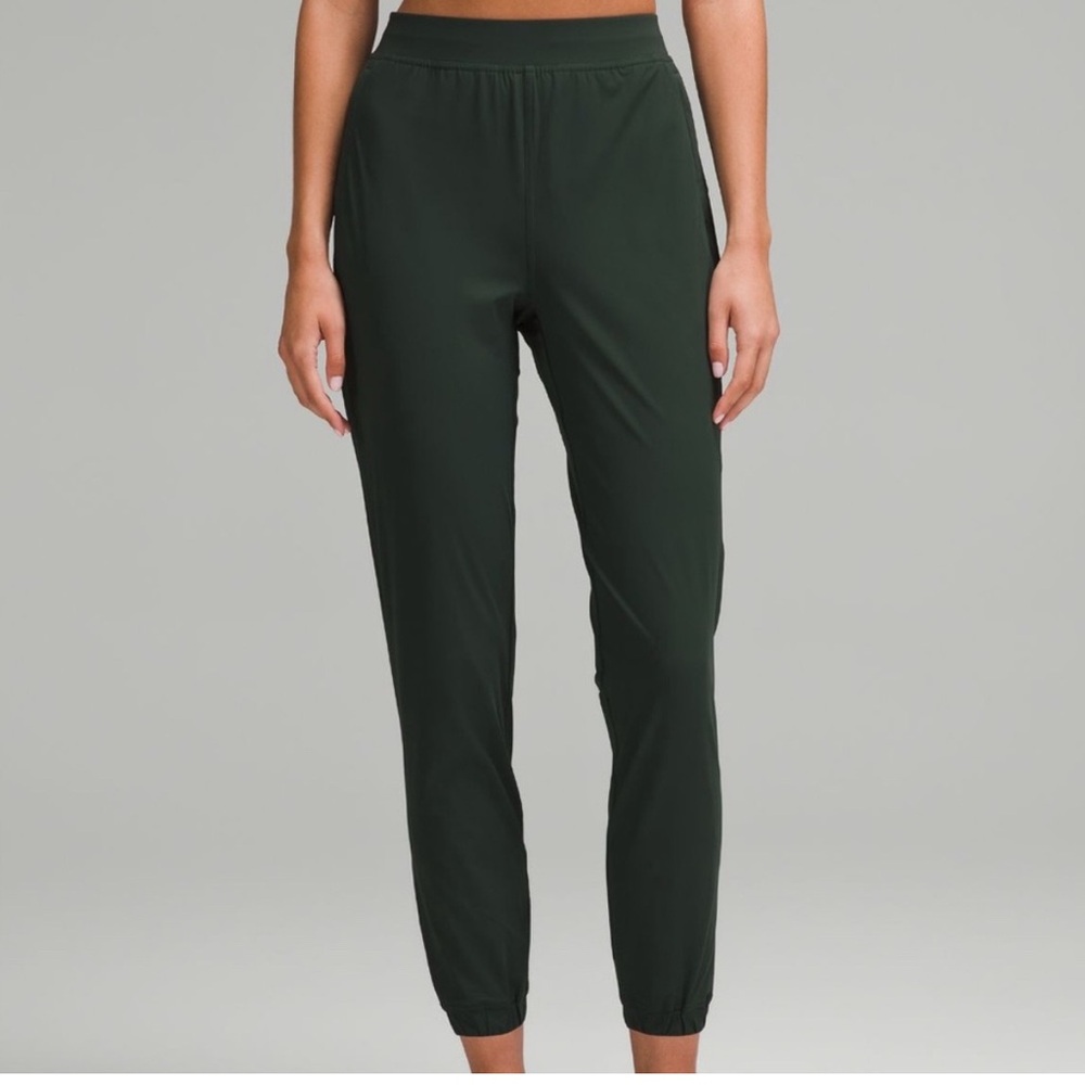 BNWT Lululemon Adapted State high rise jogger - legacy green